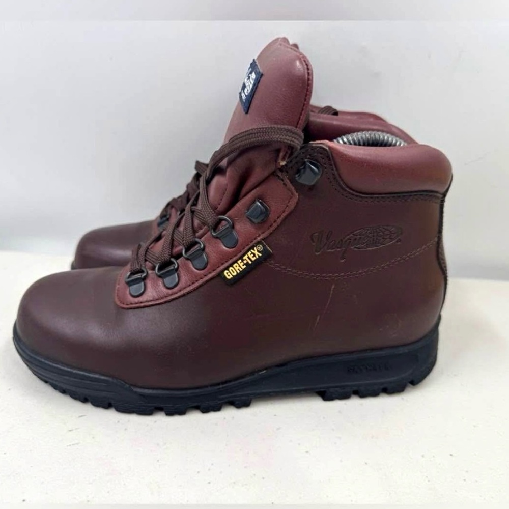 Vasque Women’s Burgundy Brown Hiking Boot - 7.5